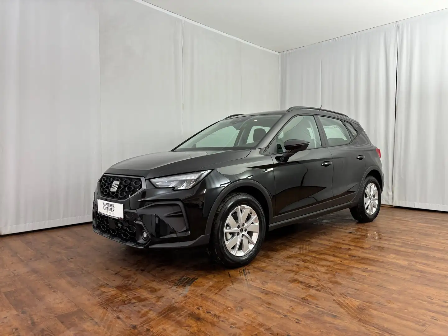 SEAT Arona Reference Edition 1.0 TSI Schwarz - 1