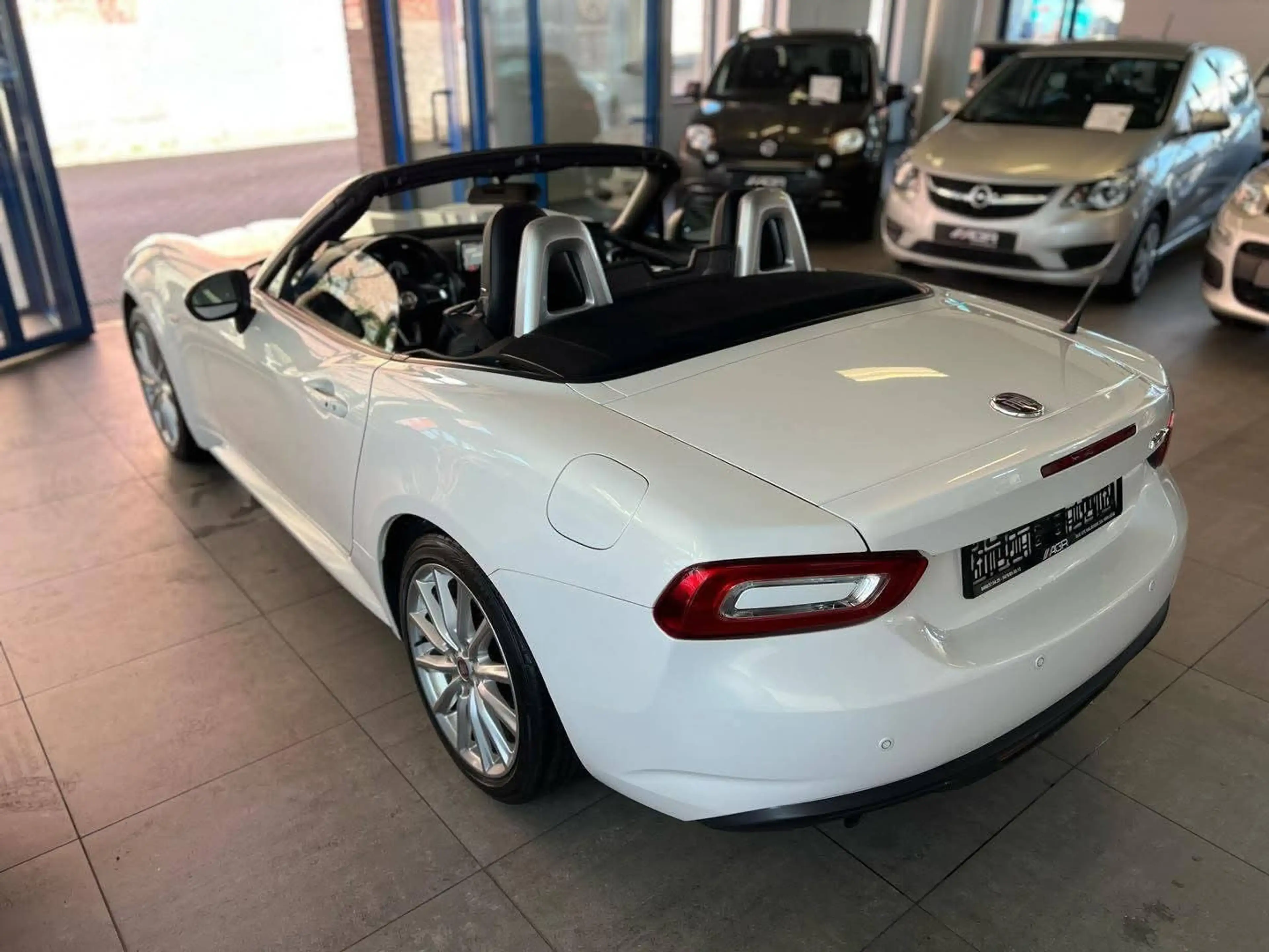 Fiat 124 Spider GARANTIE / TOP ETAT / DISPONIBLE — photo 9