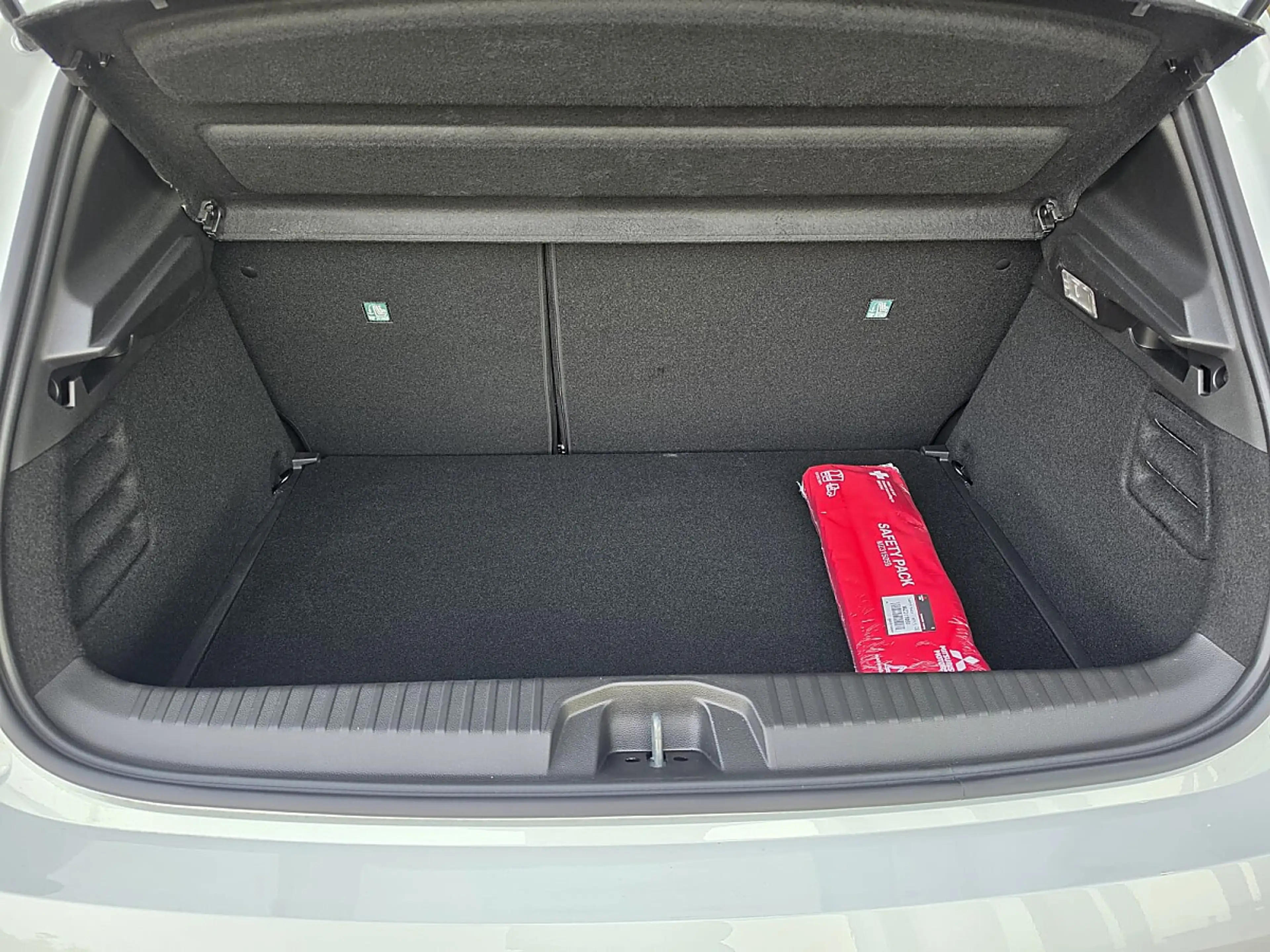 Mitsubishi Colt 1,0 MPI-T Invite — photo 7