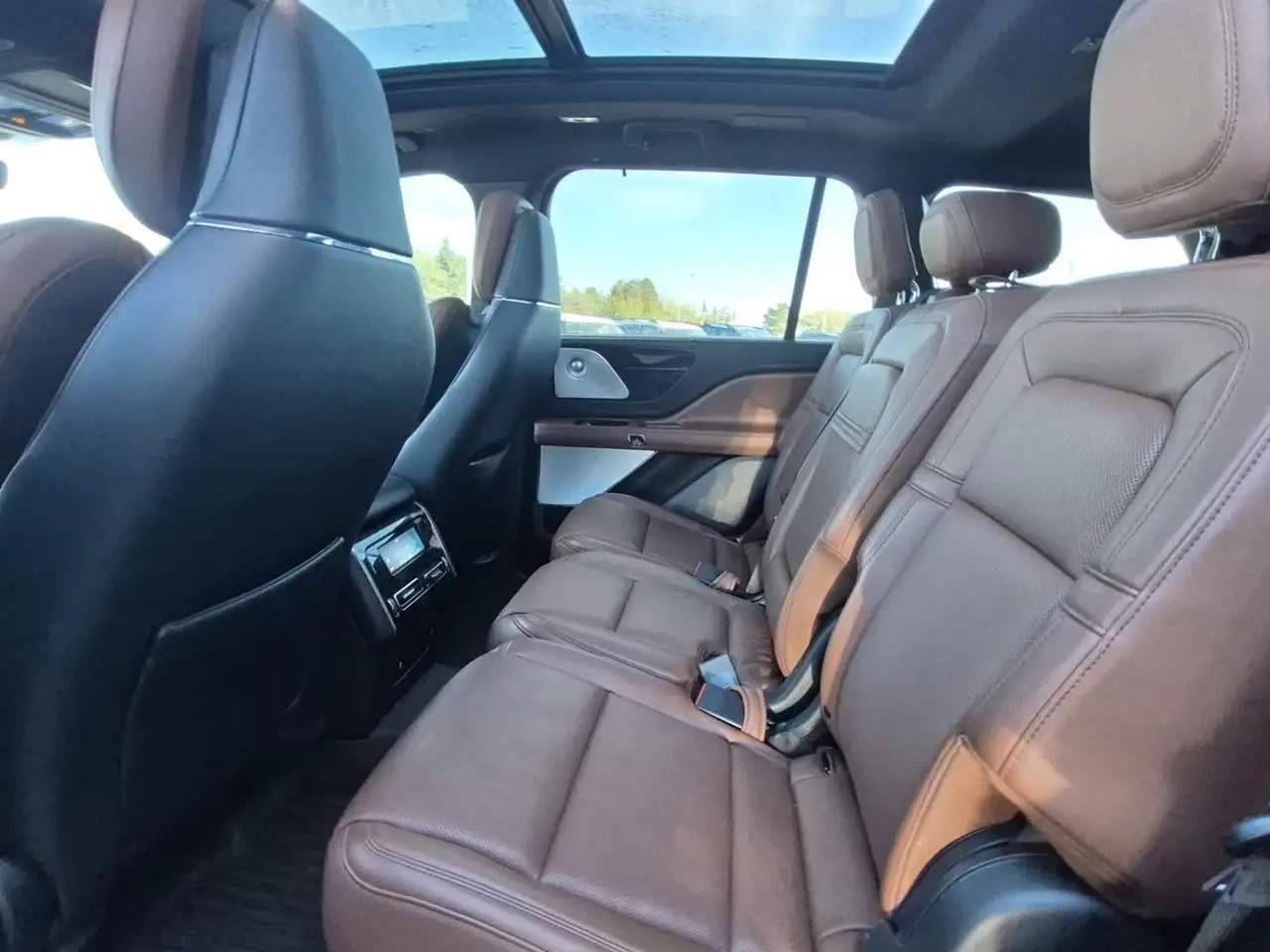 Lincoln Aviator снимка Lincoln Aviator