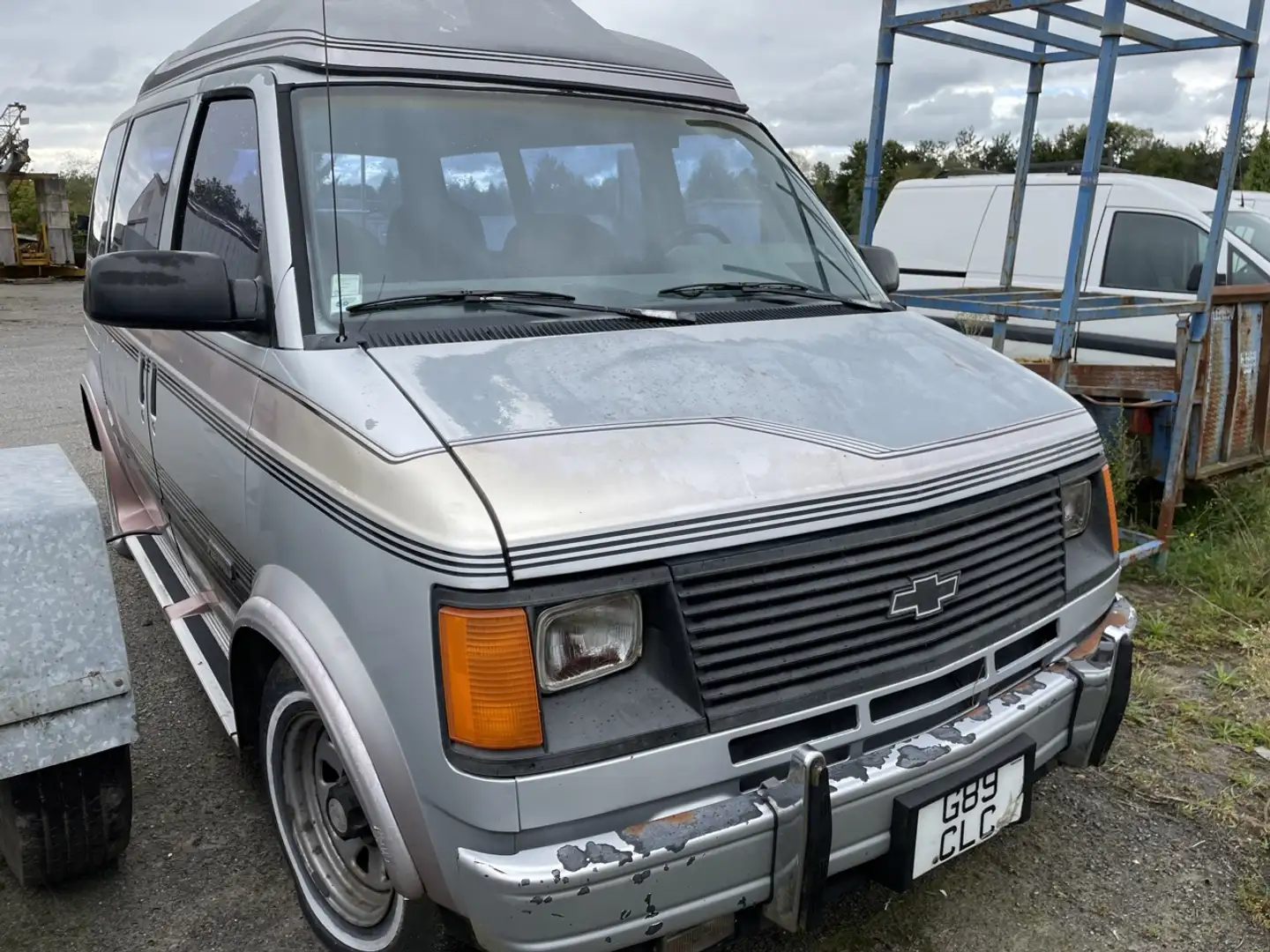Chevrolet Astro V6 4.3 Срібний - 1