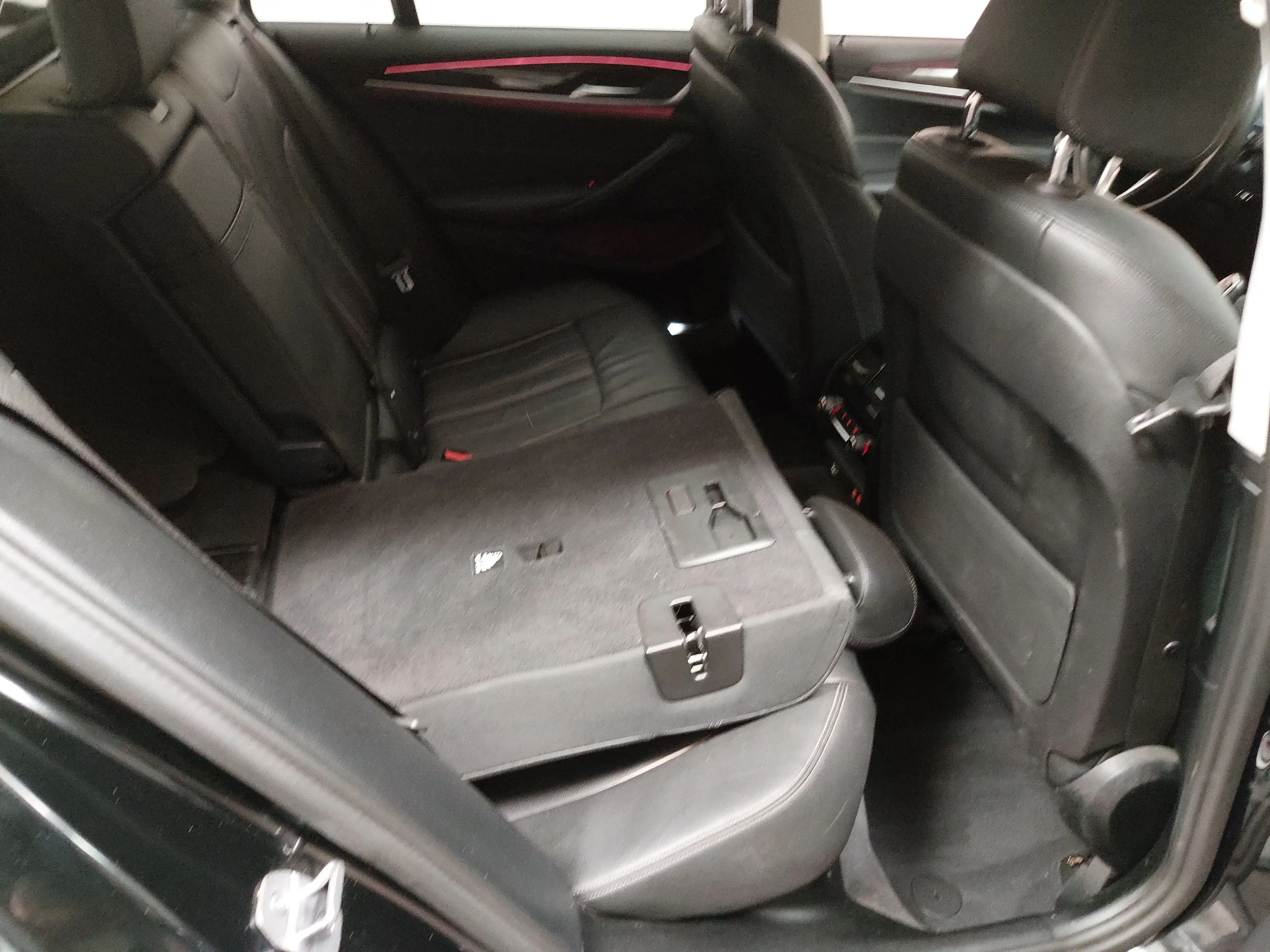 BMW 520 iA Touring Luxury-Line Leder Nav LED Pano AHK — photo 11