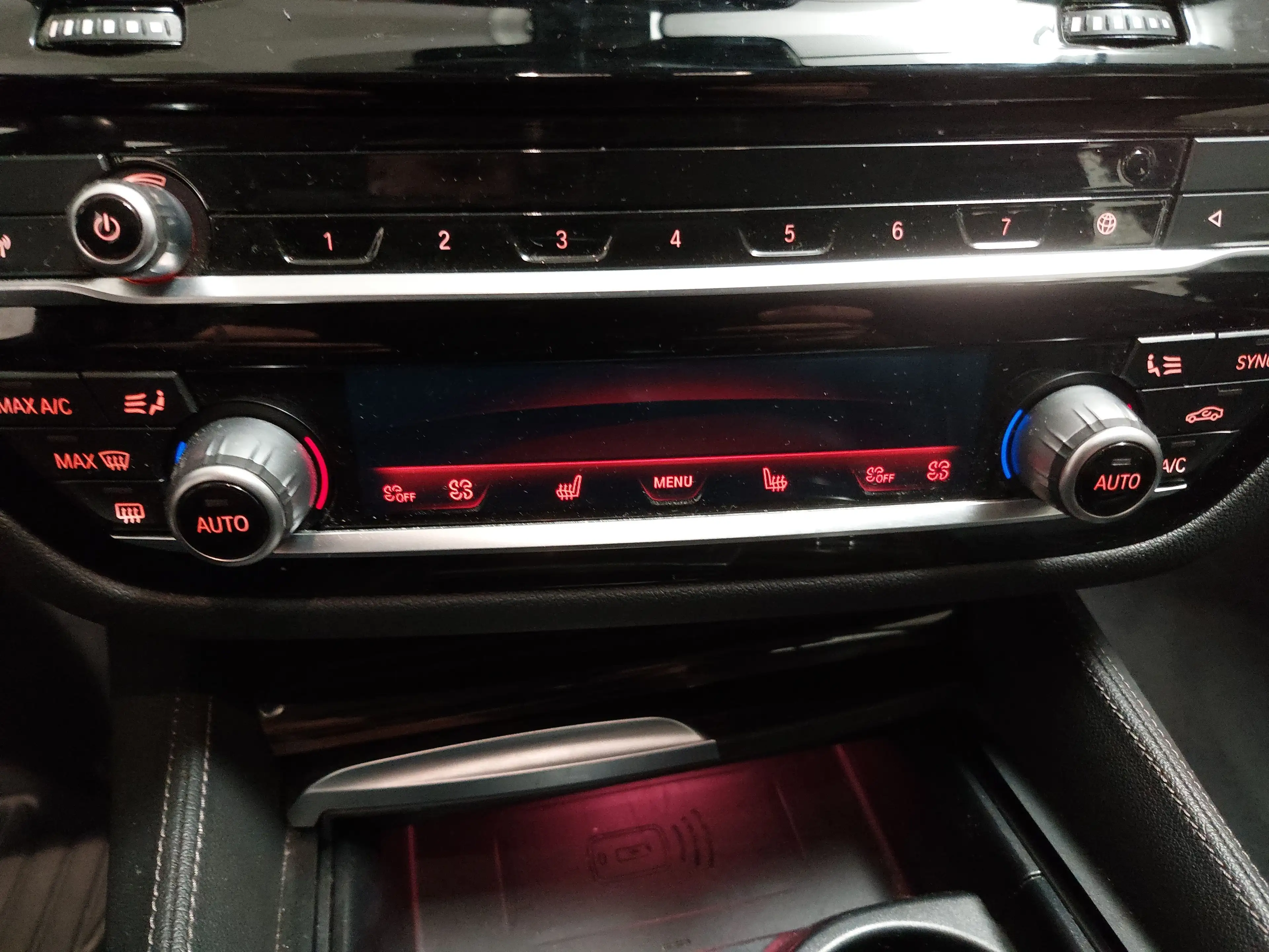 BMW 520 iA Touring Luxury-Line Leder Nav LED Pano AHK — photo 15
