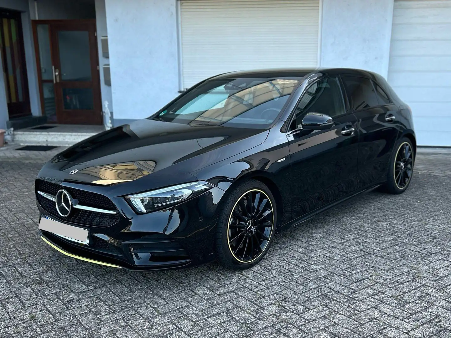 Mercedes-Benz A 250 A 250 7G-DCT Edition 1 Schwarz - 2
