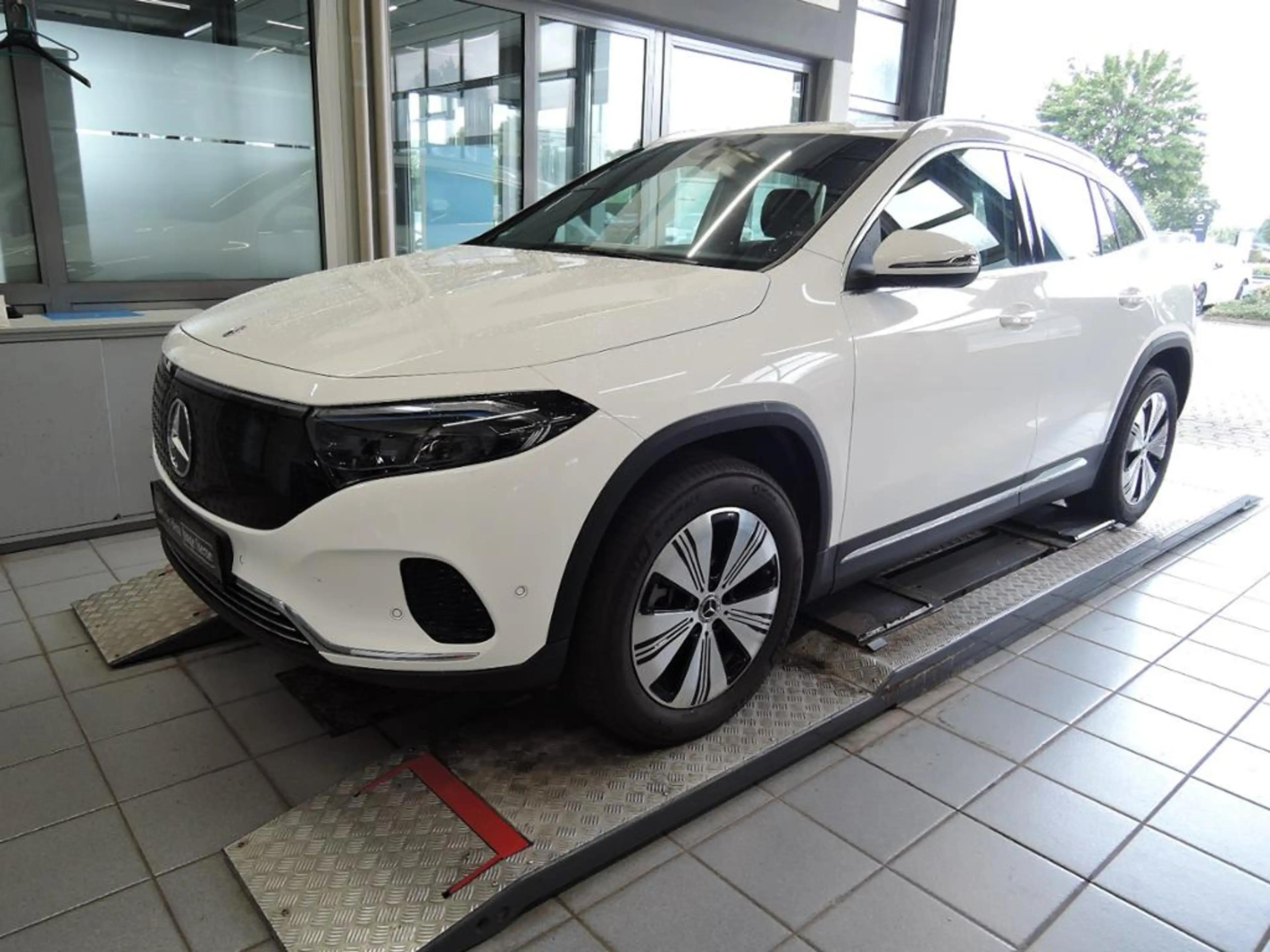Mercedes-Benz EQA 250 + Progressive*LED*Distronic*Kamera*AHK*