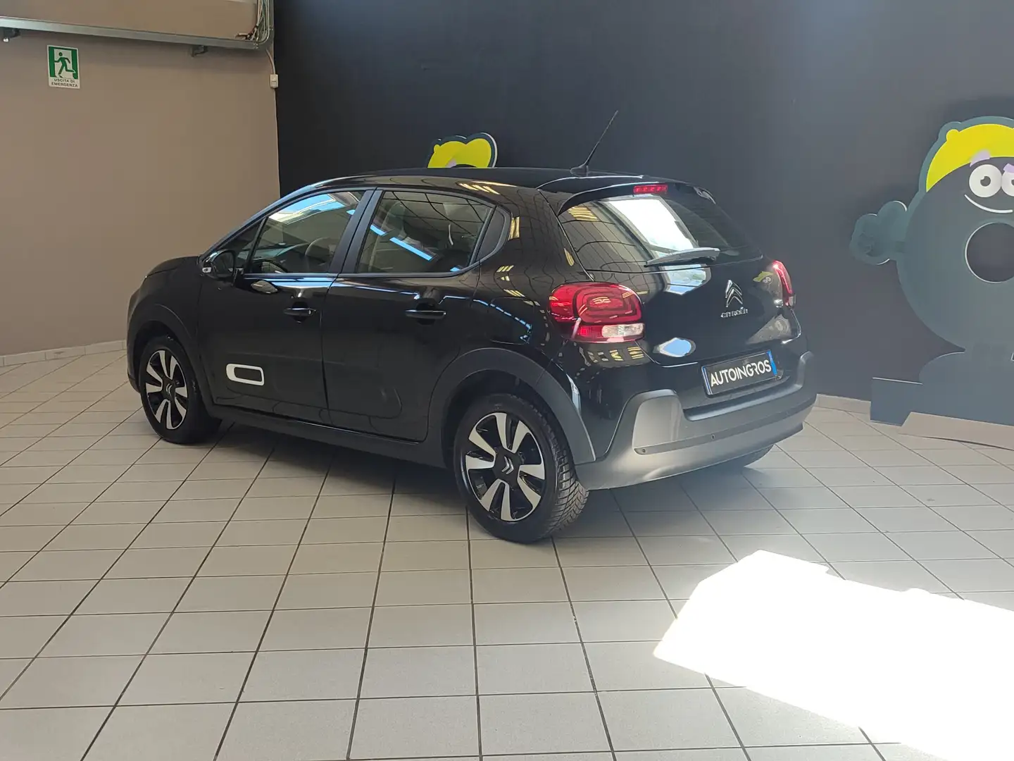 Citroen C3 C3 1.2 puretech Shine s Noir - 2
