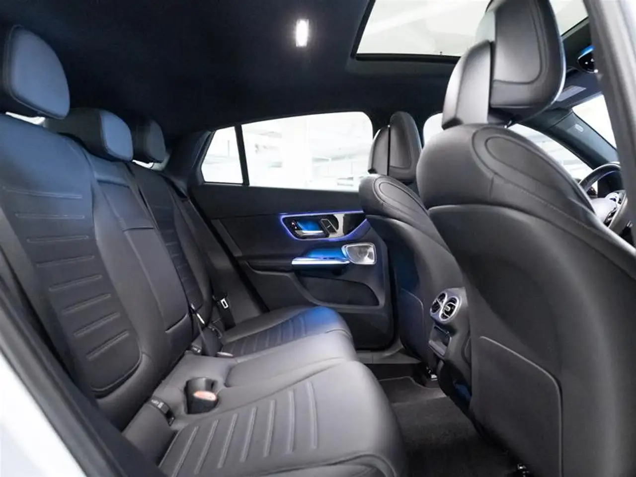 Mercedes-Benz GLC снимка Mercedes-Benz GLC