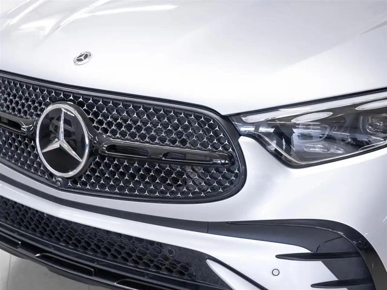 Mercedes-Benz GLC снимка Mercedes-Benz GLC
