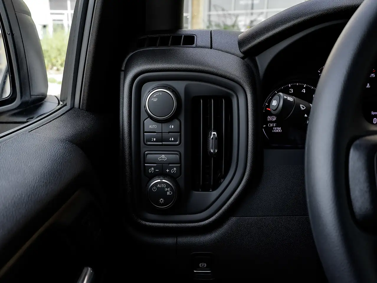 Chevrolet Silverado 1500 снимка Chevrolet Silverado 1500