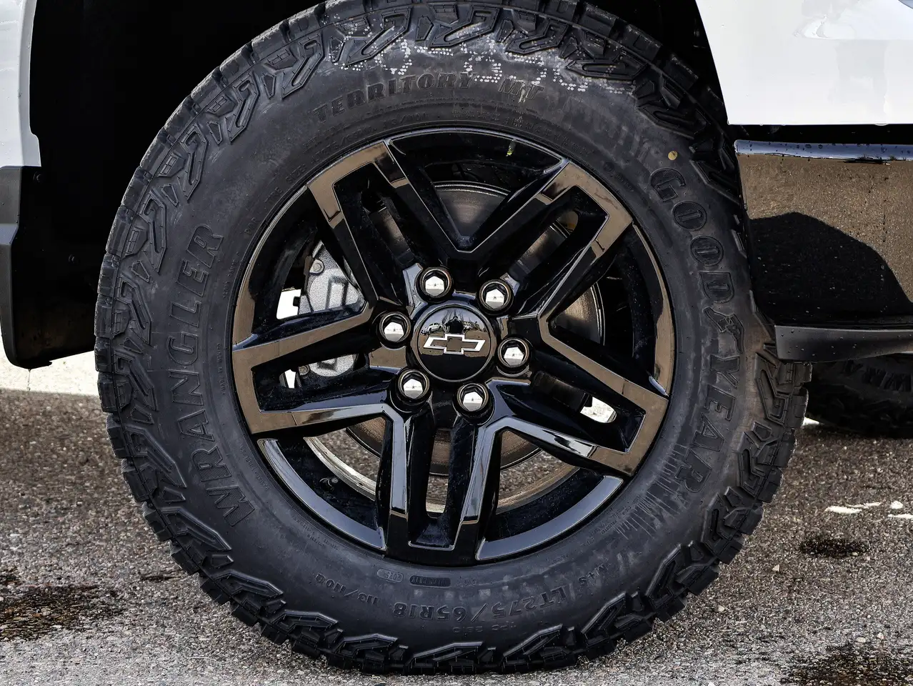 Chevrolet Silverado 1500 снимка Chevrolet Silverado 1500