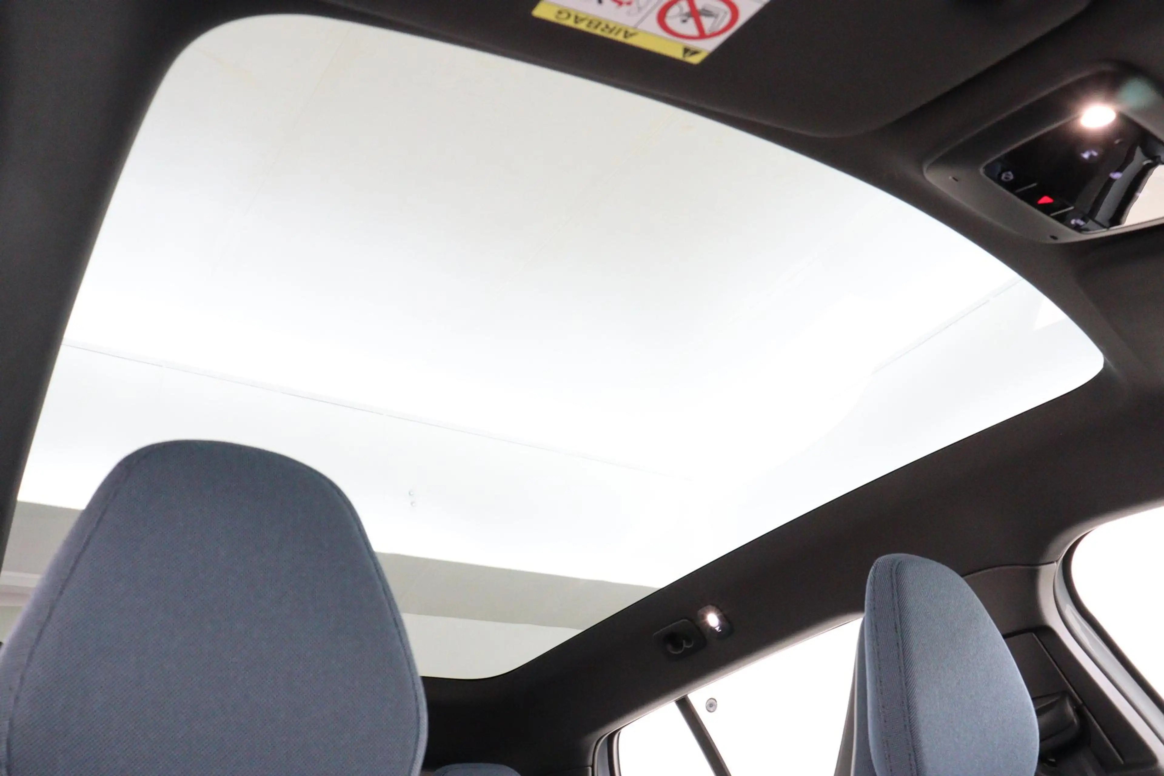 Volvo EX30 SINGLE MOTOR EXTENDED RANGE ULTRA 69 kWh -PANO.DAK — photo 12