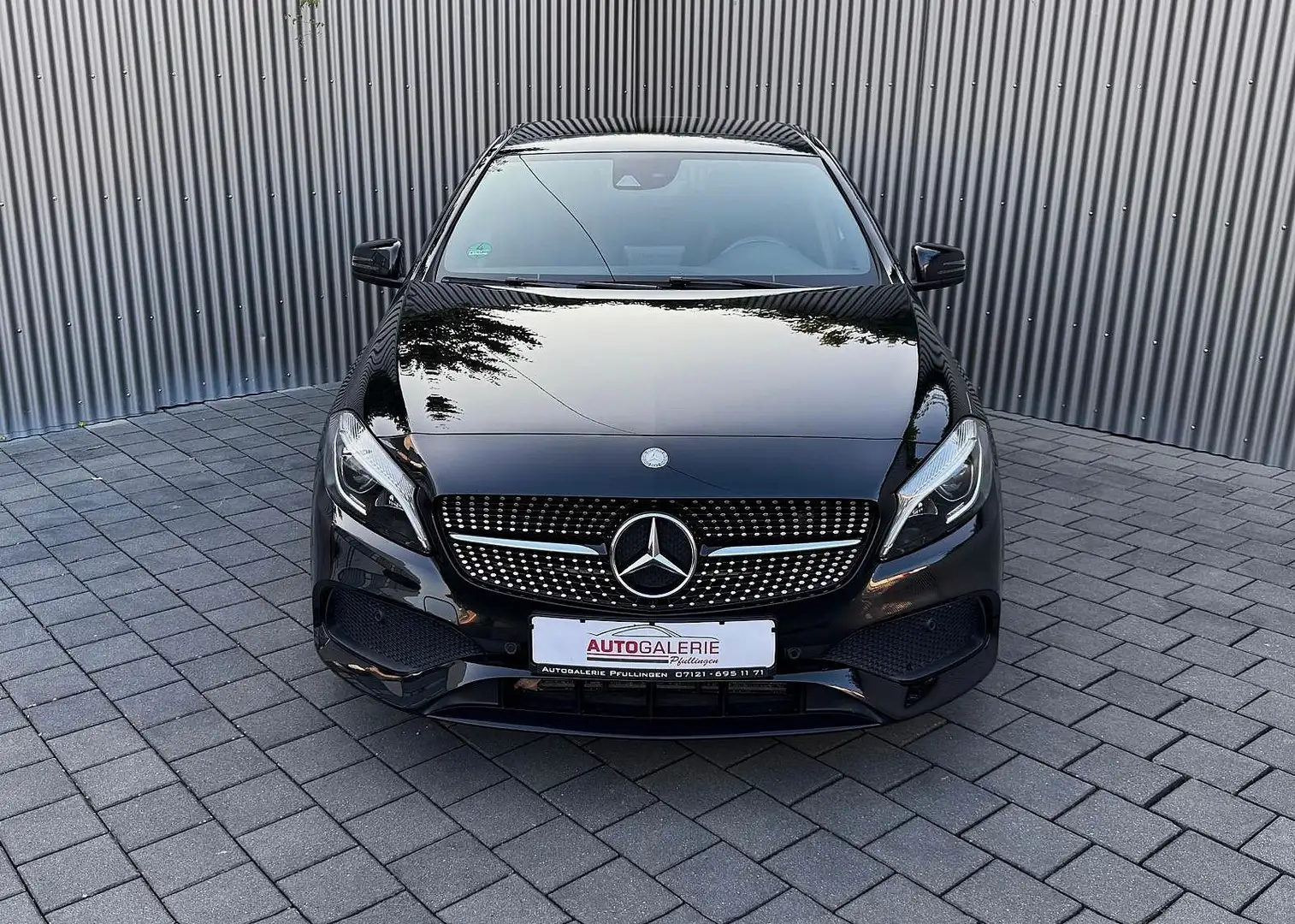 Mercedes-Benz A 220 A -Klasse A 220 4Matic AMG Line Noir - 2