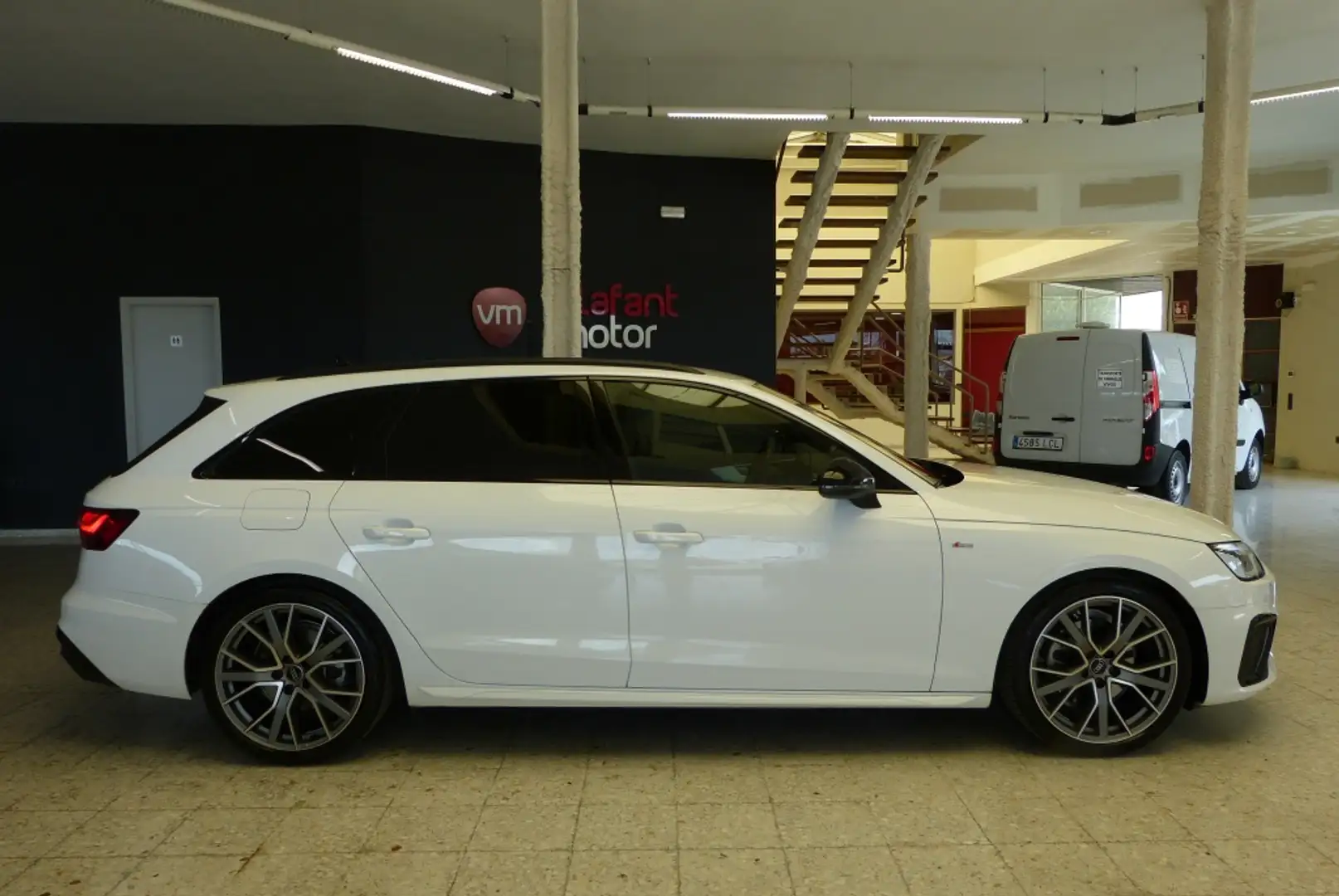 Audi A4 Avant 35 TDI Black Limited S tronic 120kW Blanco - 2