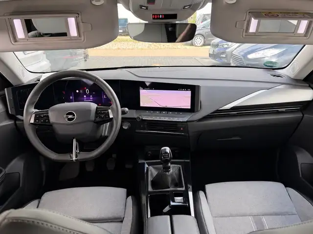 Opel Astra view 10