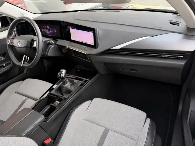 Opel Astra view 13