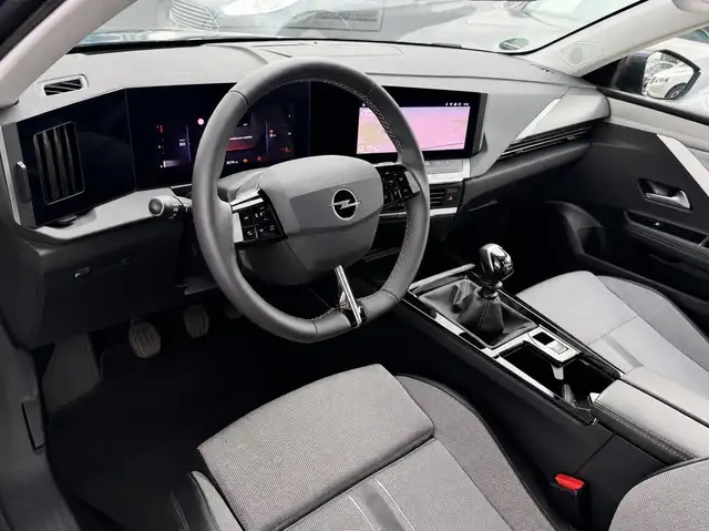 Opel Astra view 9