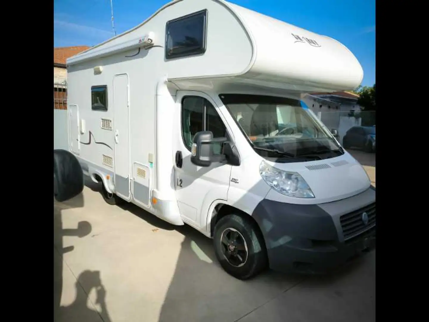 Elnagh ELNAGH SHARKY 6/6 FIAT 23MJT 130CV (NOLEGGIO) Blanco - 1
