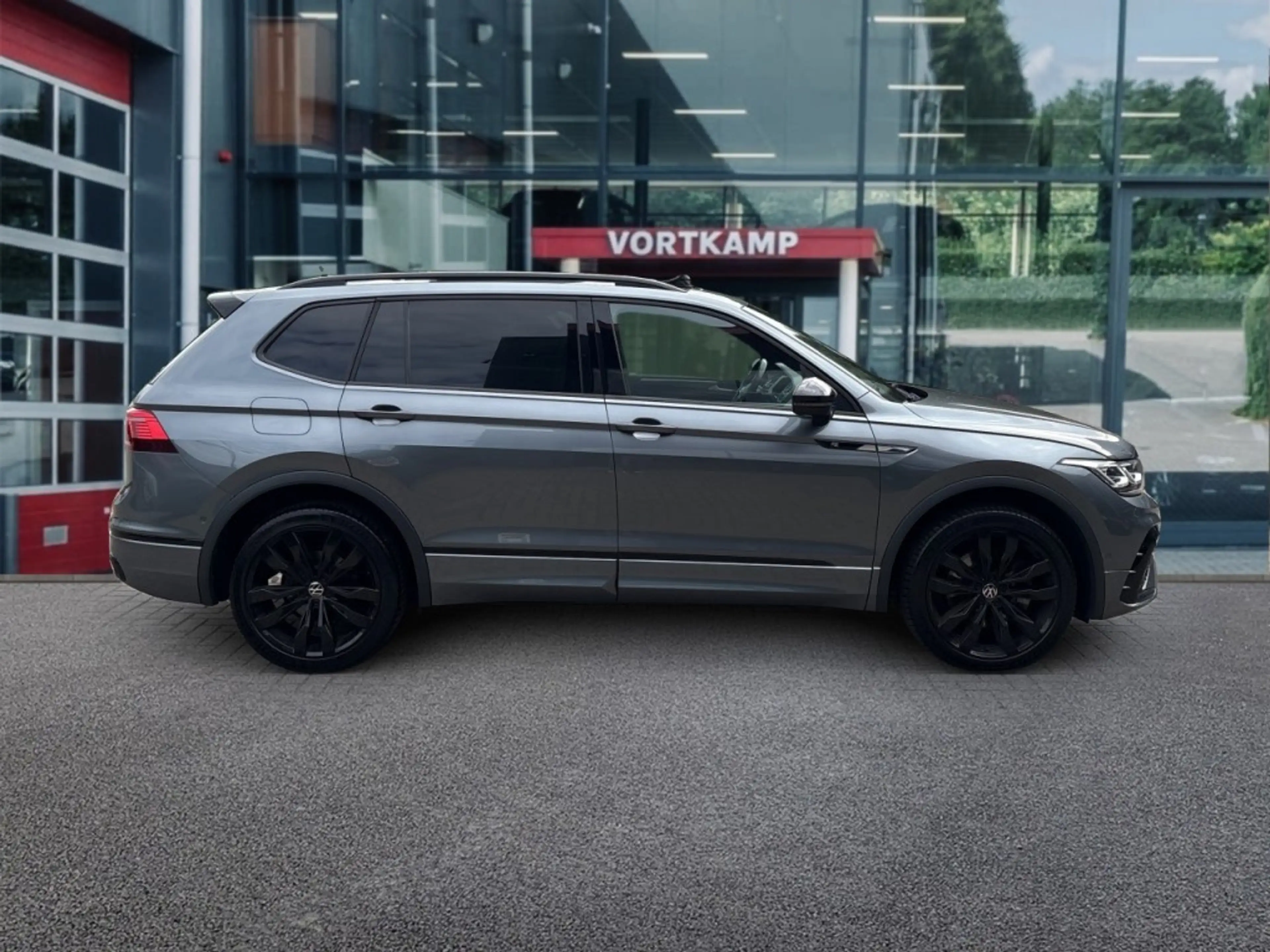Volkswagen Tiguan Allspace 2.0 TSI 4M R-LINE 7P. LEDER/PANO-DAK/TREKHAAK/STAN — photo 4