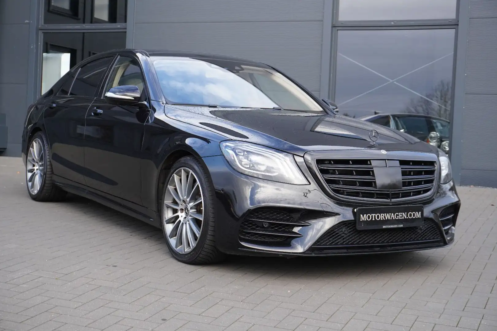 Mercedes-Benz S 560 4Matic L Schwarz - 1