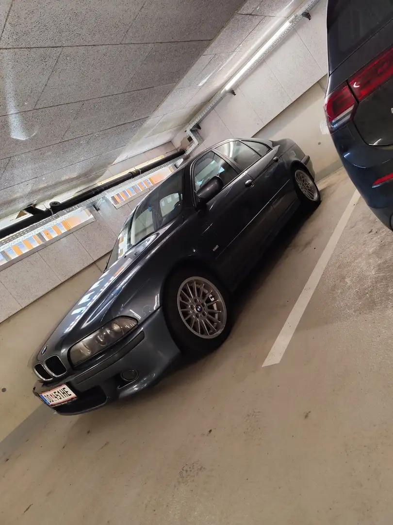 BMW 528 528i - 1