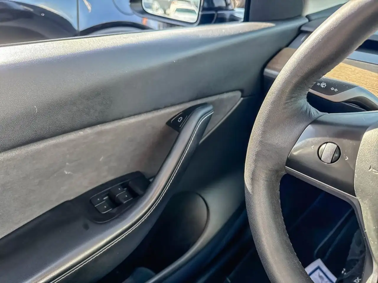 Tesla Model Y снимка Tesla Model Y