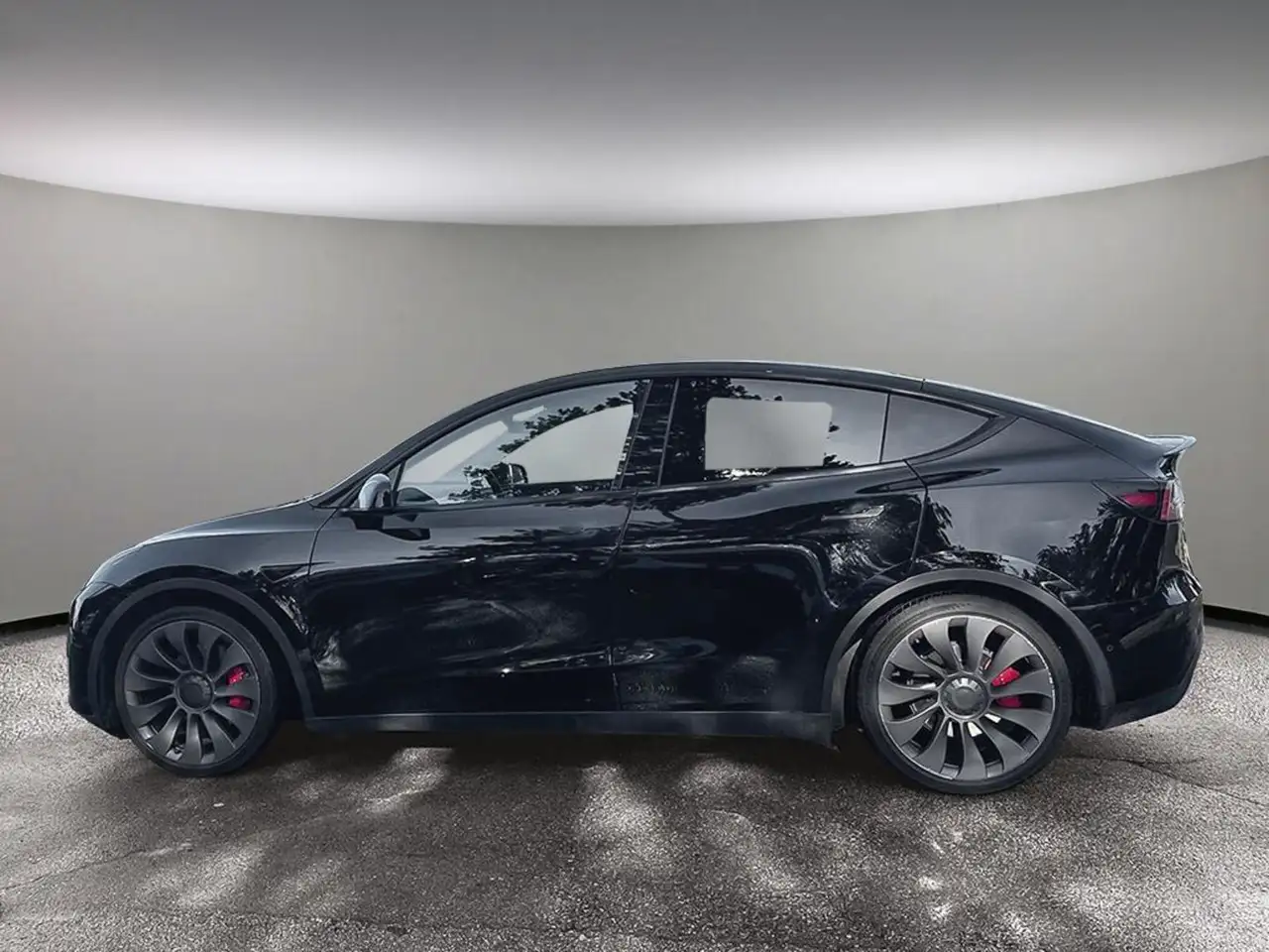 Tesla Model Y снимка Tesla Model Y