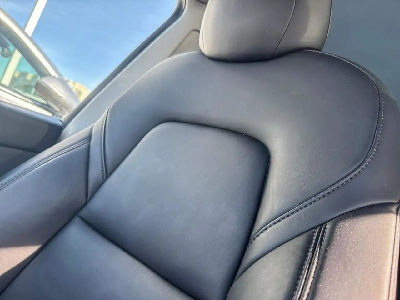 Tesla Model Y снимка Tesla Model Y