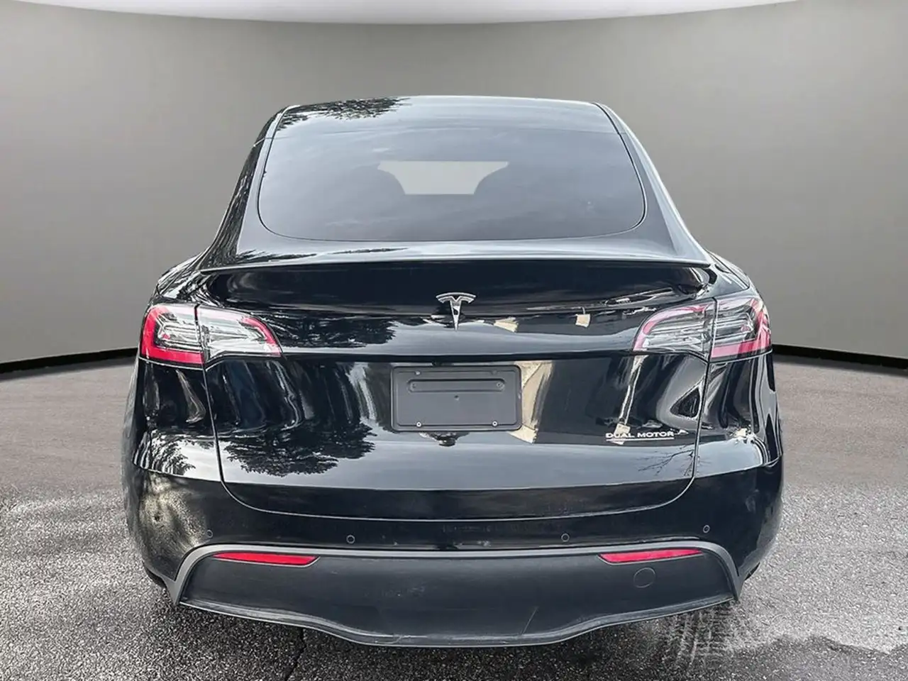 Tesla Model Y снимка Tesla Model Y