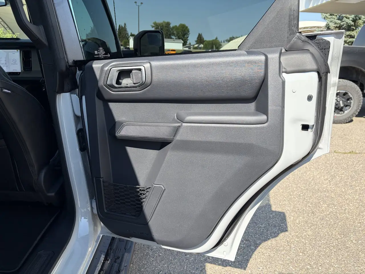Ford Bronco photo Ford Bronco