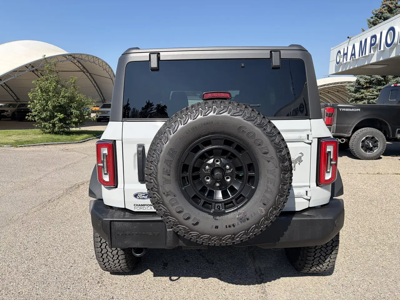 Ford Bronco photo Ford Bronco
