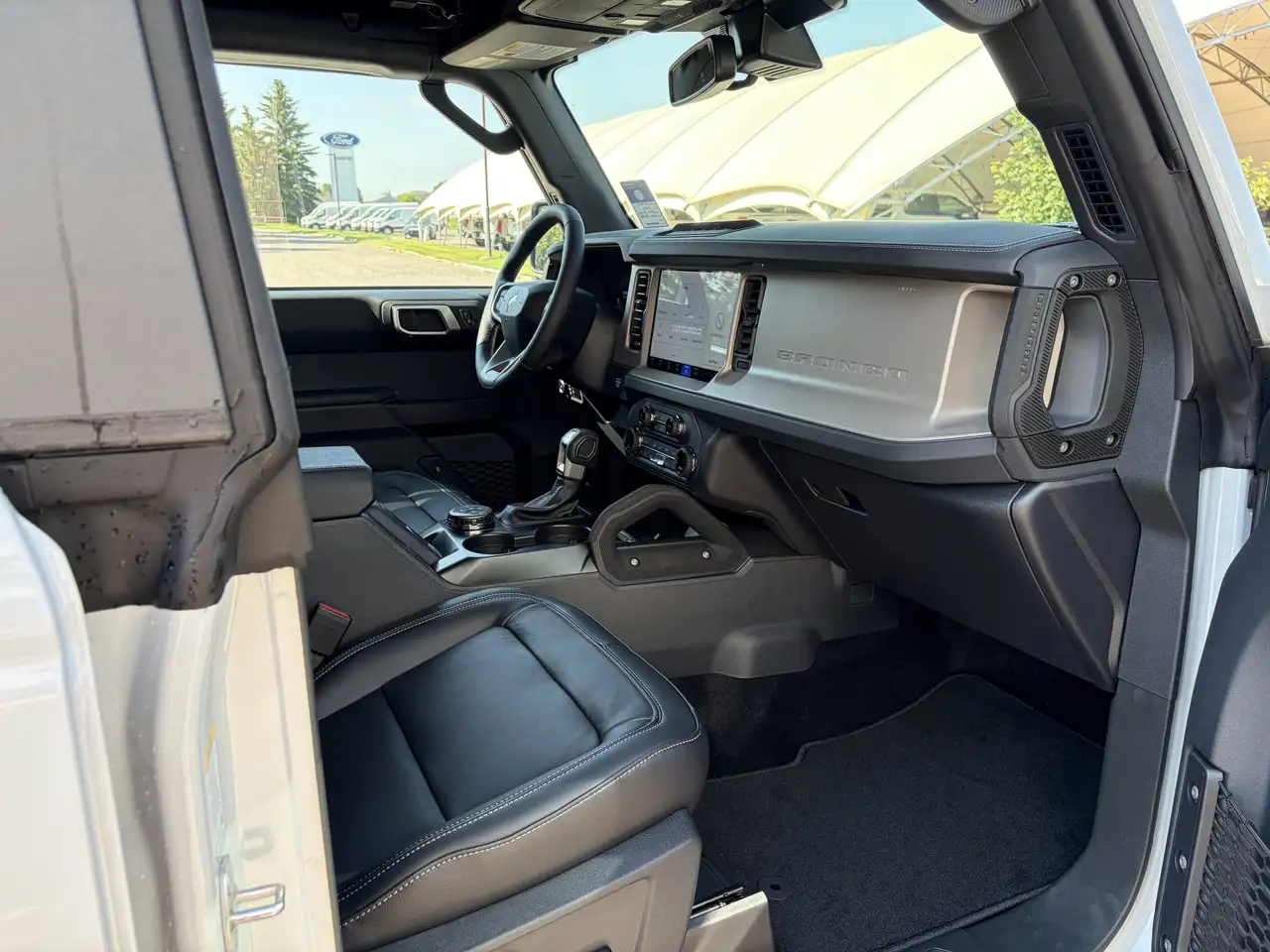 Ford Bronco photo Ford Bronco