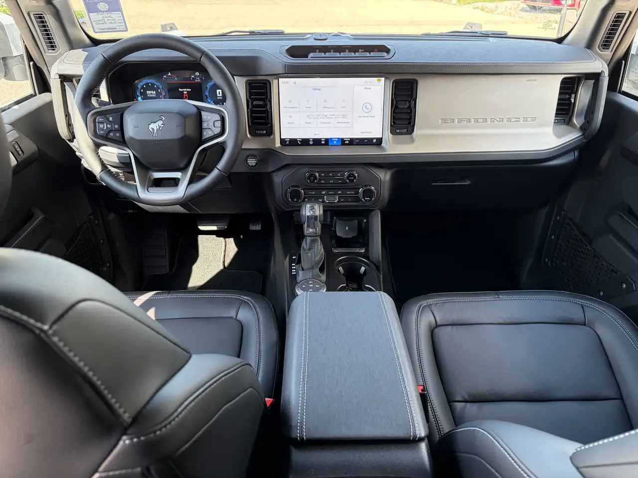 Ford Bronco photo Ford Bronco