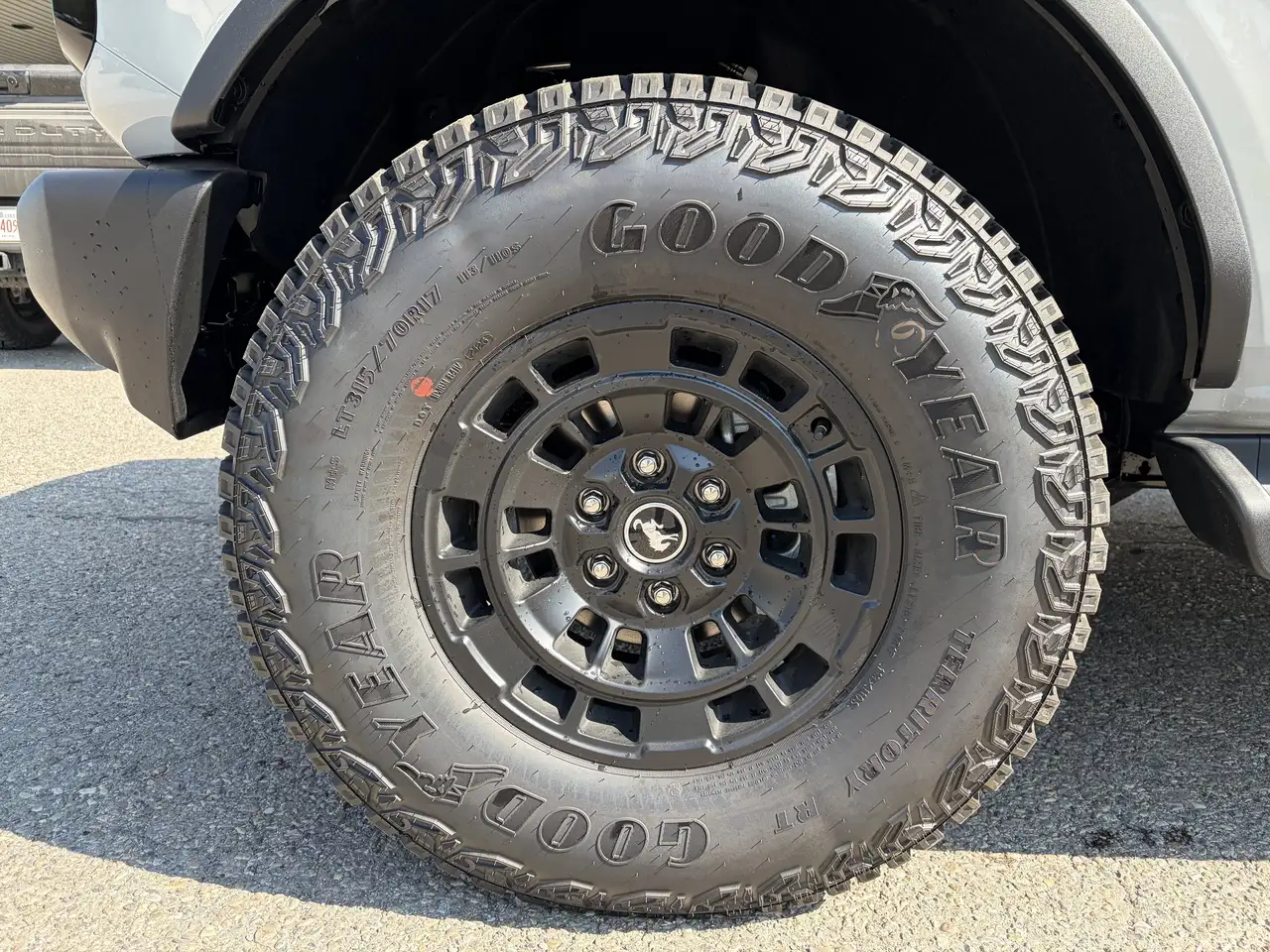 Ford Bronco photo Ford Bronco