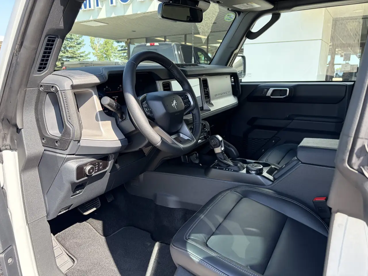 Ford Bronco photo Ford Bronco