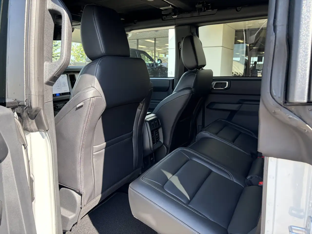 Ford Bronco photo Ford Bronco