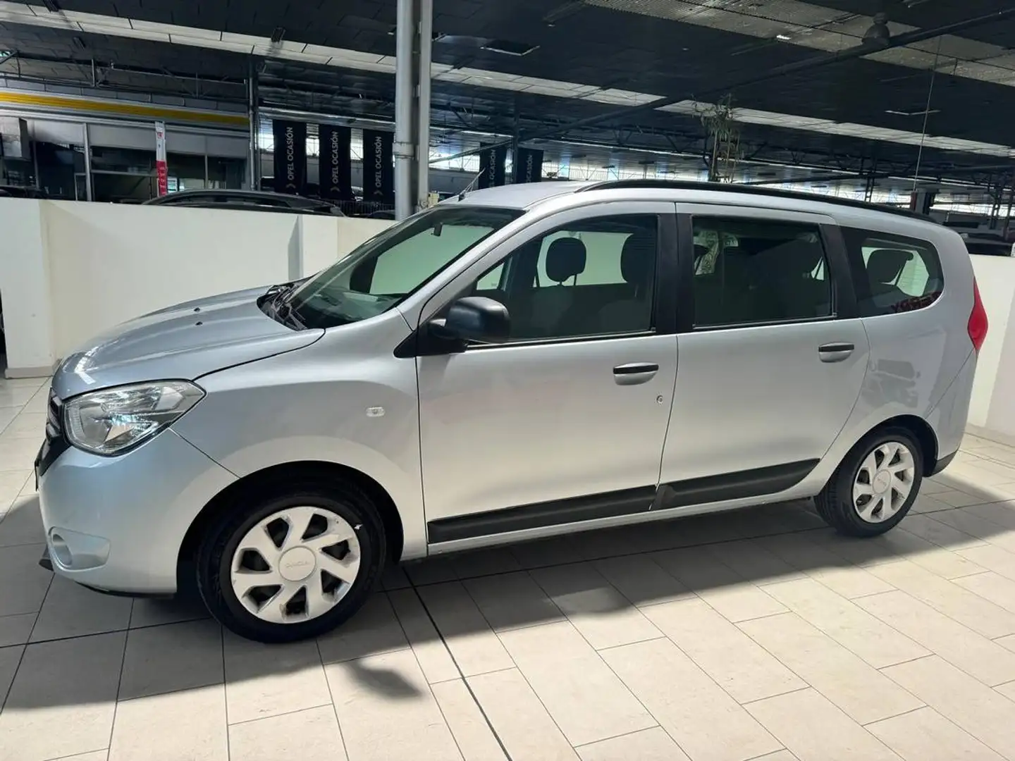 Dacia Lodgy 1.6 Essential 7pl. 75kW Gris - 2