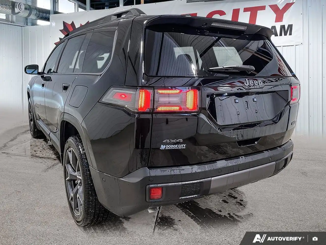 Jeep Cherokee снимка Jeep Cherokee