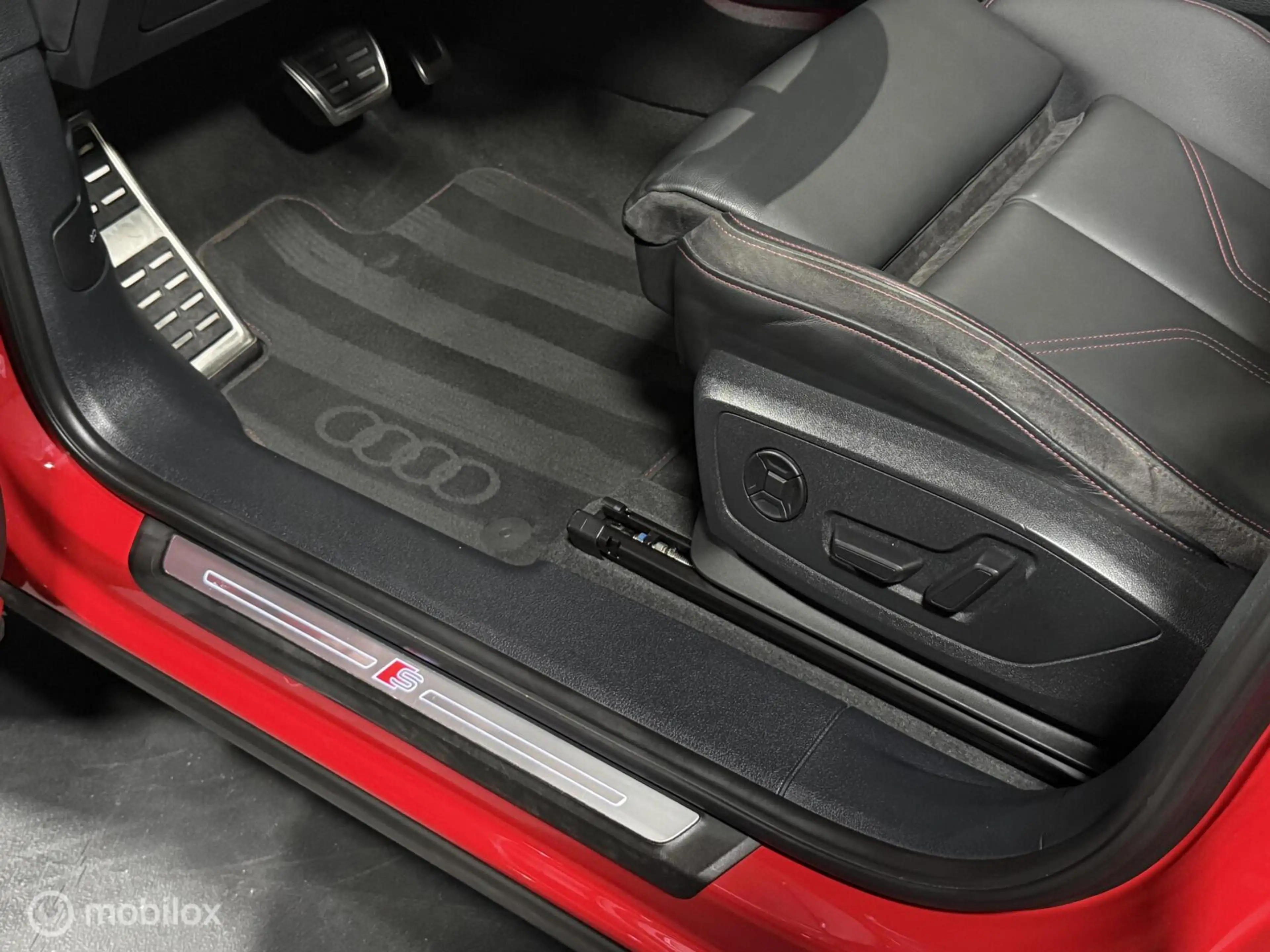 Audi Q3 Sportback 45 TFSIe S-LINE SOH 92.4% | PANO | LEDER — photo 10