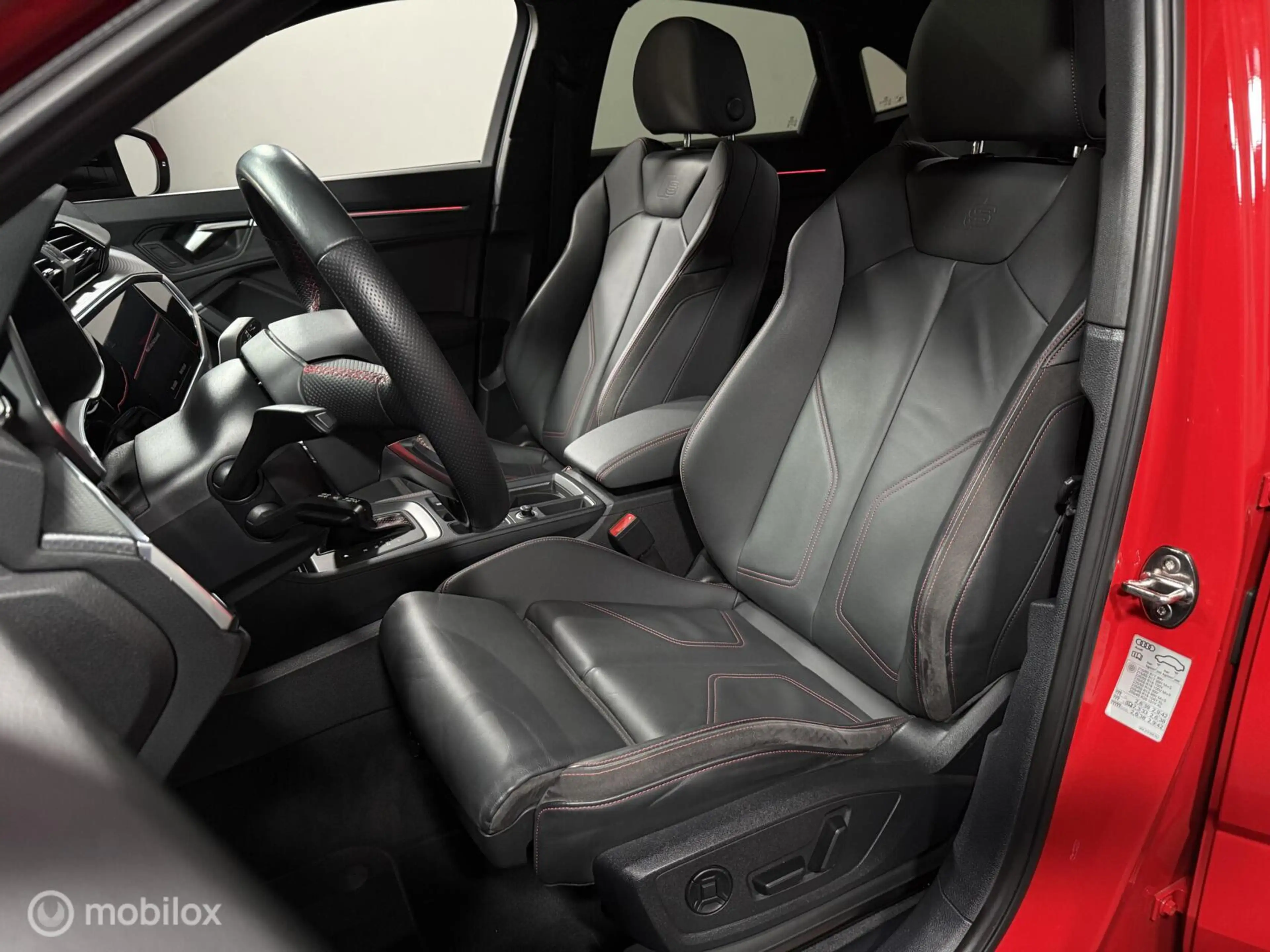 Audi Q3 Sportback 45 TFSIe S-LINE SOH 92.4% | PANO | LEDER — photo 3