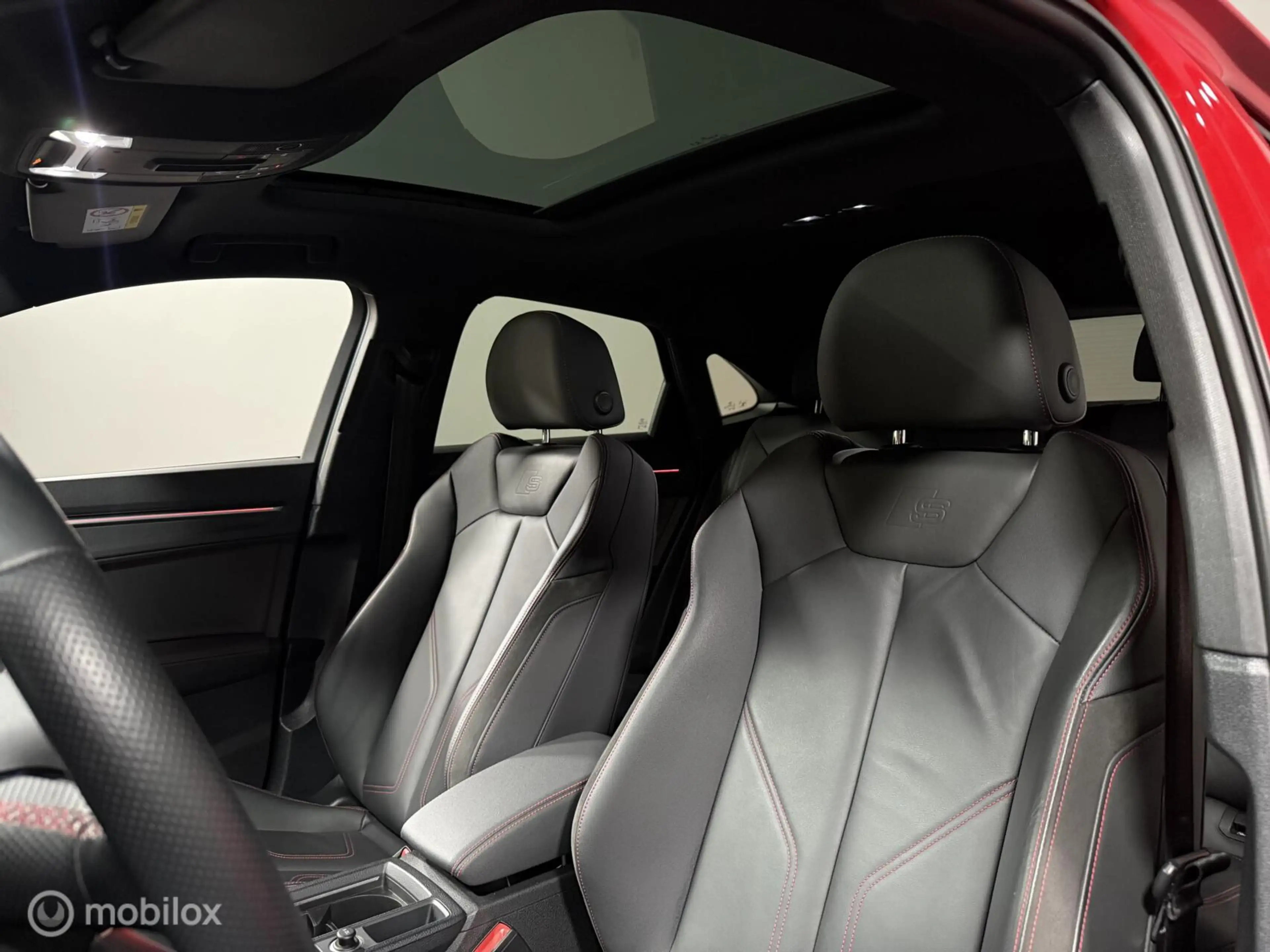 Audi Q3 Sportback 45 TFSIe S-LINE SOH 92.4% | PANO | LEDER — photo 12