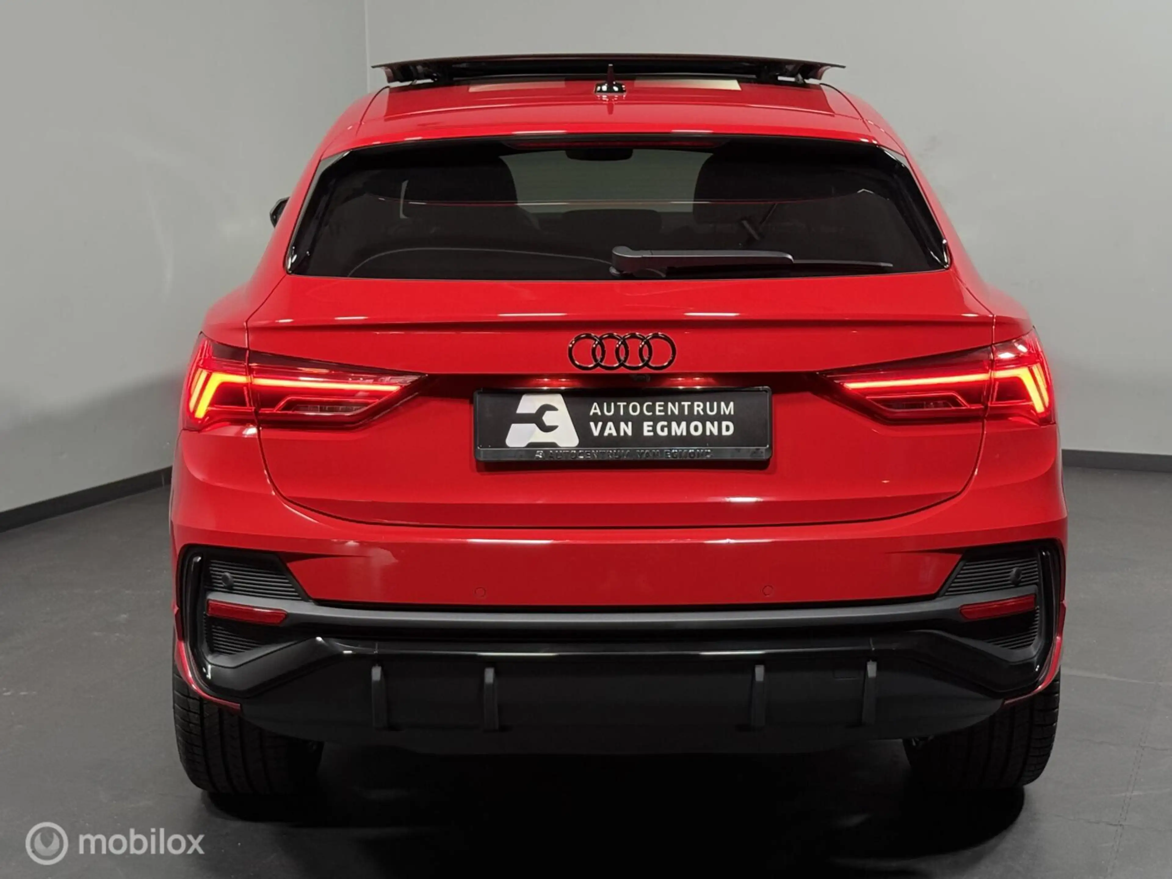 Audi Q3 Sportback 45 TFSIe S-LINE SOH 92.4% | PANO | LEDER — photo 9