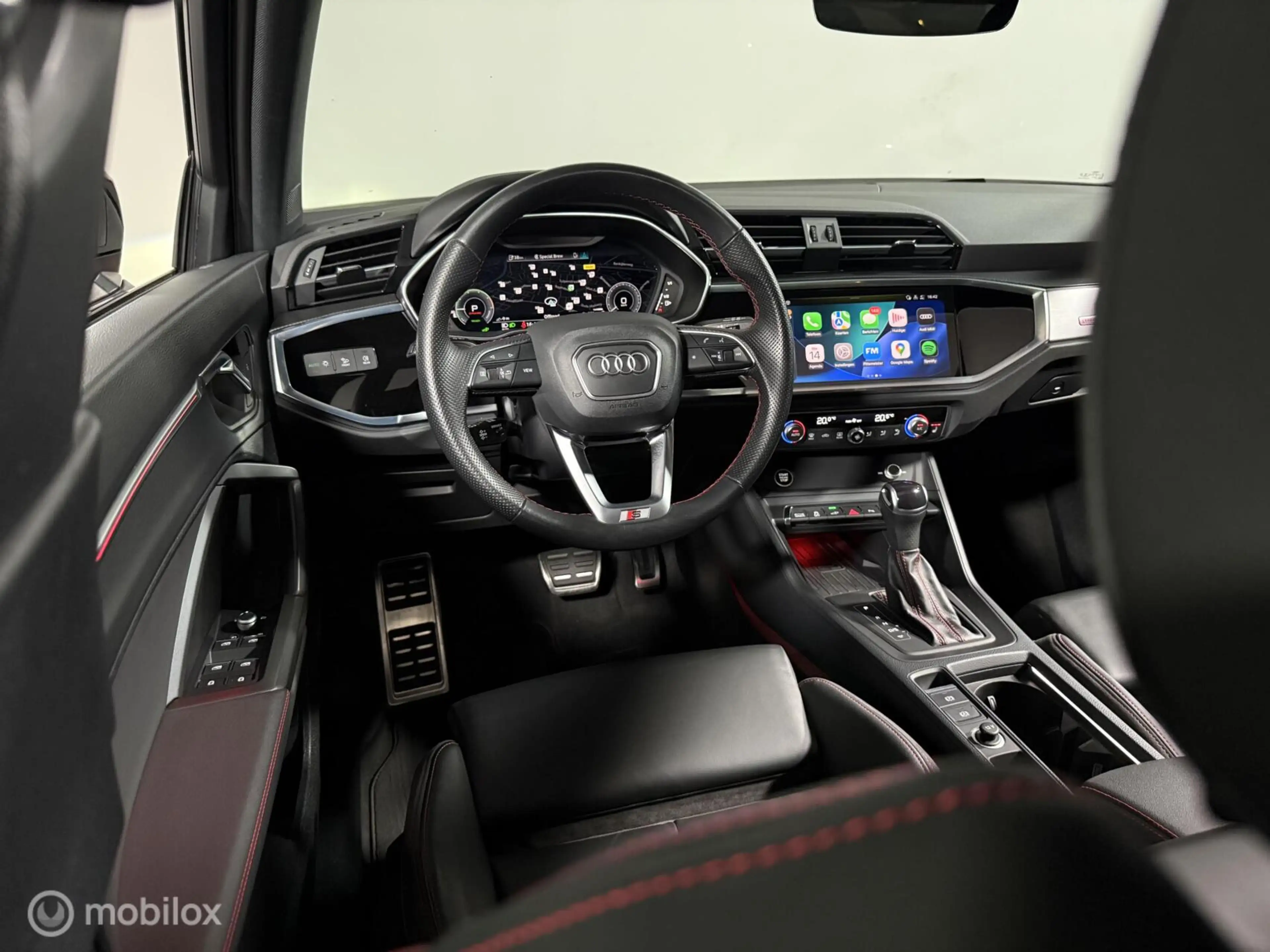 Audi Q3 Sportback 45 TFSIe S-LINE SOH 92.4% | PANO | LEDER — photo 4