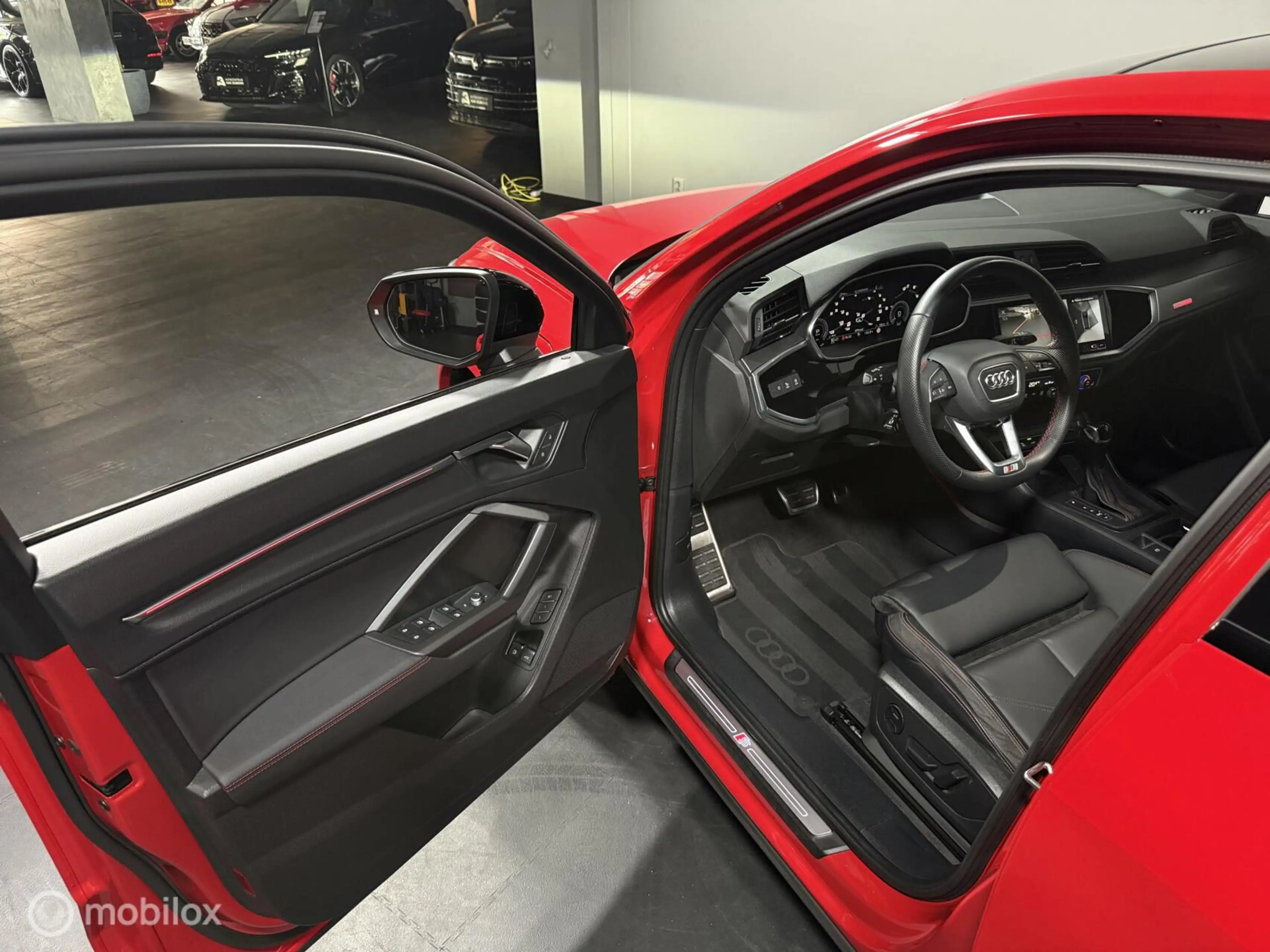 Audi Q3 Sportback 45 TFSIe S-LINE SOH 92.4% | PANO | LEDER — photo 6