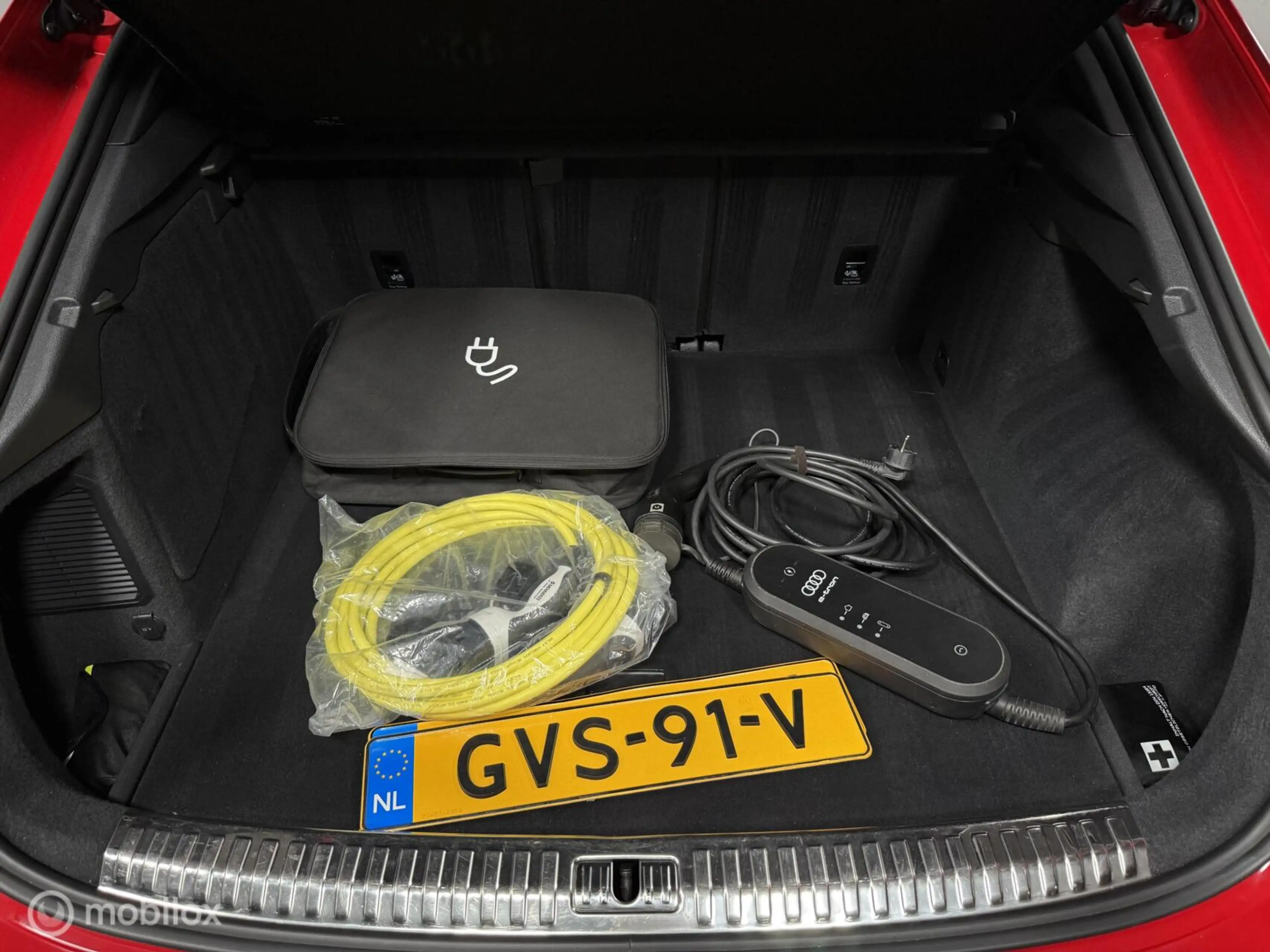 Audi Q3 Sportback 45 TFSIe S-LINE SOH 92.4% | PANO | LEDER — photo 13