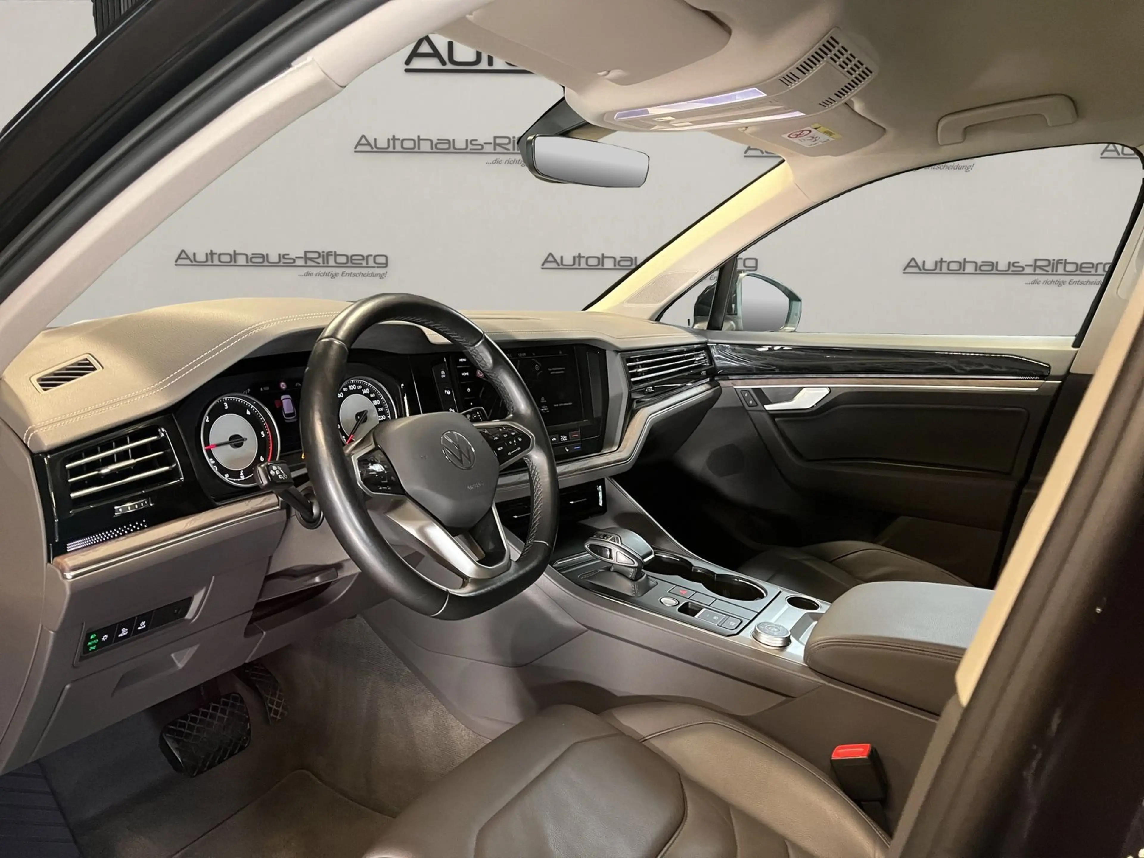 Volkswagen Touareg 3.0 TDI Atmosphere Standhe/AHK/ACC/LEDER — photo 15