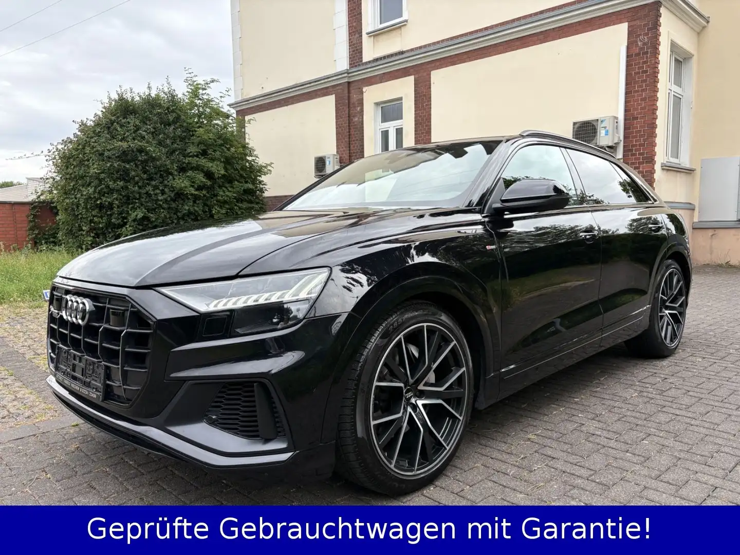 Audi Q8 50 TDI quattro S-LINE*ACC*NACHTSICHT*DAB* Zwart - 1
