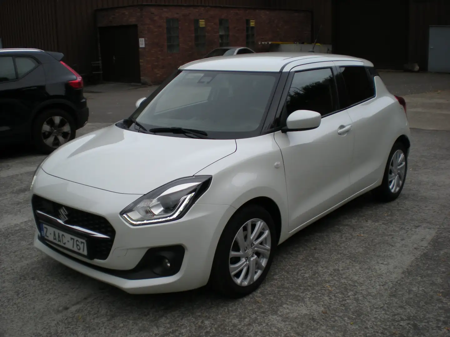 Suzuki Swift Swift 1.2i GL+NAVIGATION - 1