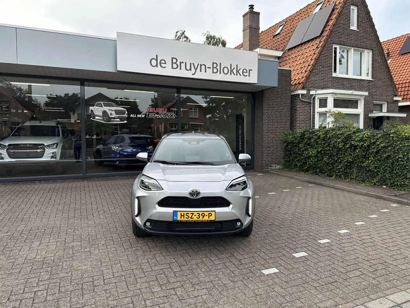 Toyota Yaris Cross 1.5 Hybrid 130pk Executive Limited dodehoekdetecti Zilver - 2