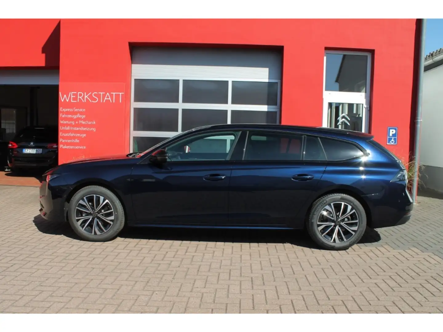 Peugeot 508 SW AllurePack BHDi130 EAT8 360 Navi Shz eHk Blauw - 2