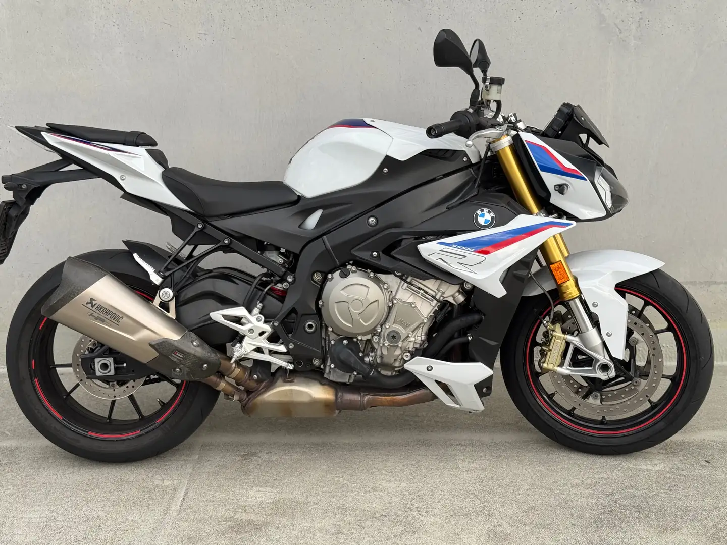 BMW S 1000 R HP bijela - 1
